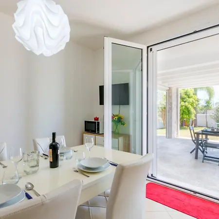 Apartment Guesthost - Casa Sabrina Torre dell'Orso